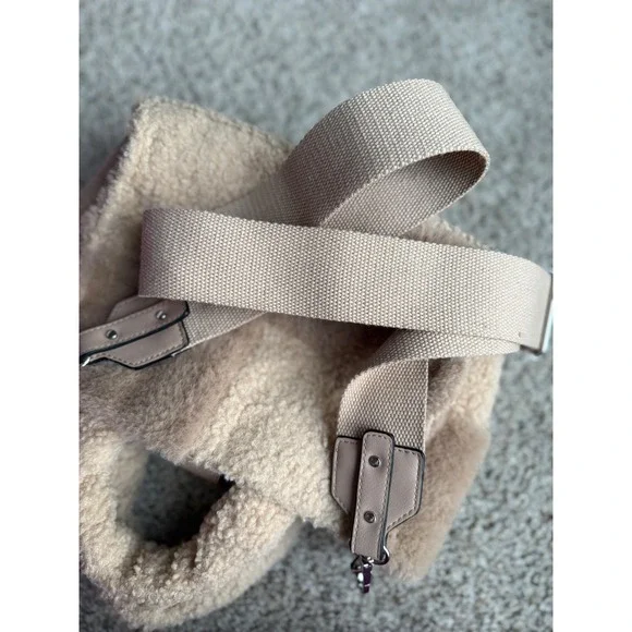 BCBGeneration Faux Shearling Colorblock small Tote Bag Tan Beige Crossbody - Picture 4 of 10